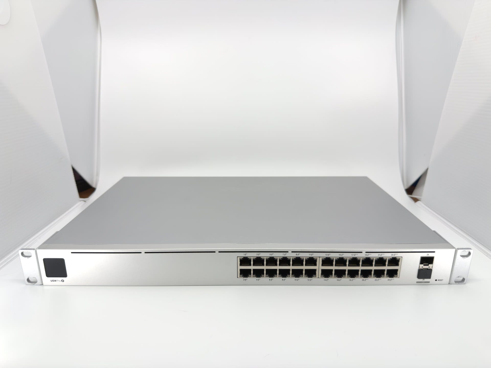 Unifi Pro 24 PoE Switch